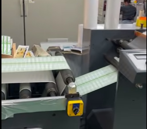 Artigianato meticoloso e garanzia di qualità: una cronaca della produzione di stampa di etichette autoadesive su lastre PS di Xinsen Packaging