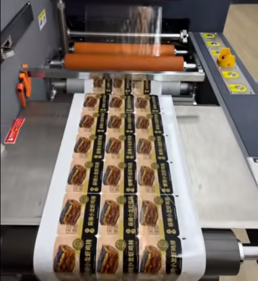 Xinsen Packaging aggiorna il laboratorio di etichettatura digitale, consentendo una produzione flessibile ad alto mix con controllo di qualità dell'intero processo