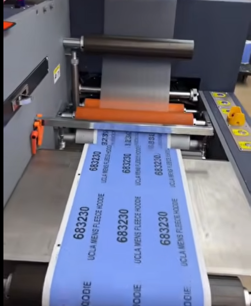 Xinsen Packaging ottimizza e implementa con successo il processo di stampa del registro della stampante digitale