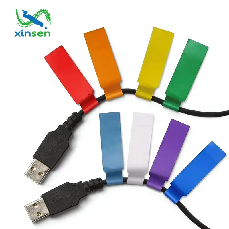 Etichette per cavi dati