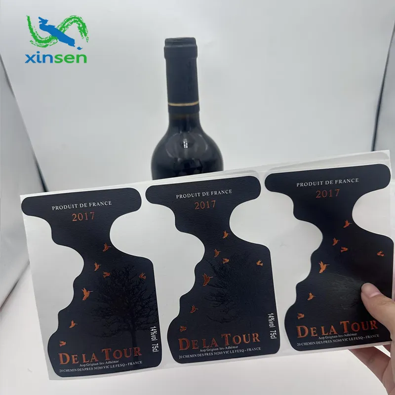 Etichette di carta per bottiglie di vino